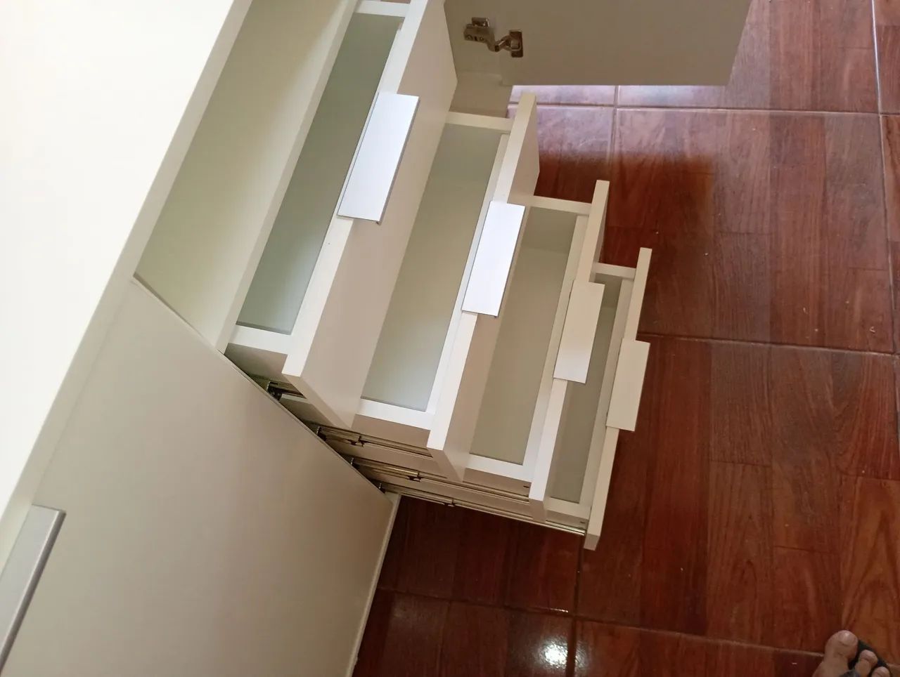 Cômoda 1.20cm. 4 gavetas com fundo de MDF 6mm.  - Foto 4