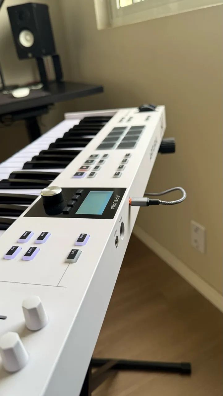 Teclado Arturia Essentials MKii 61