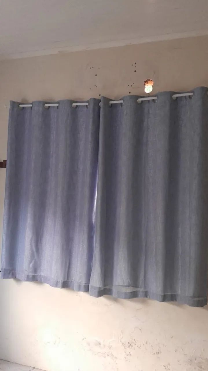 Cortinas com black-out e varão. R$100,00 cada - Foto 3