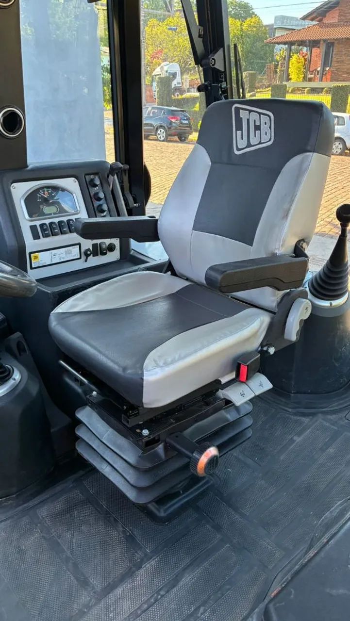 Retroescavadeira JCB 3CX 2022 - Foto 6