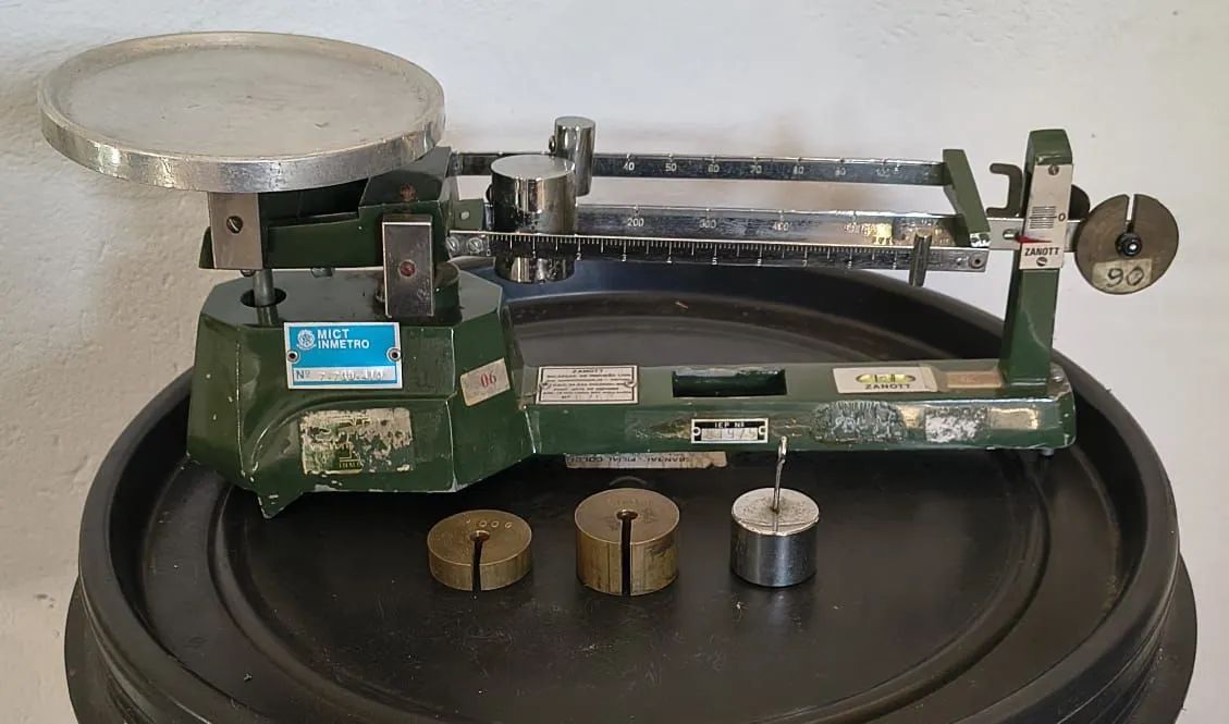 Balança de precisão analógica 