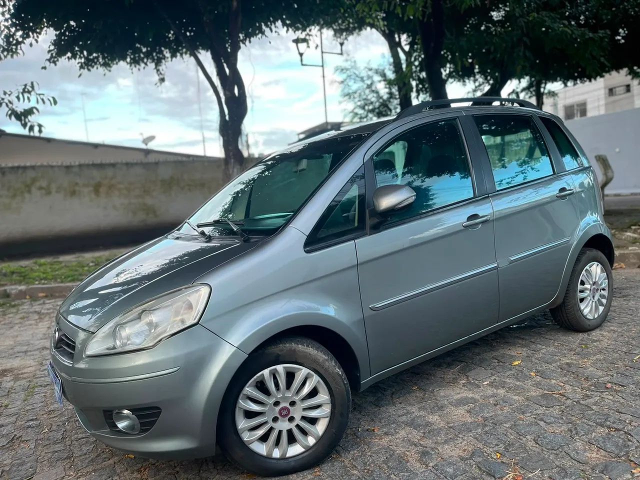 Fiat Idea Attractive 1.4 Fire Flex 8V 5P 2013 - Foto 2
