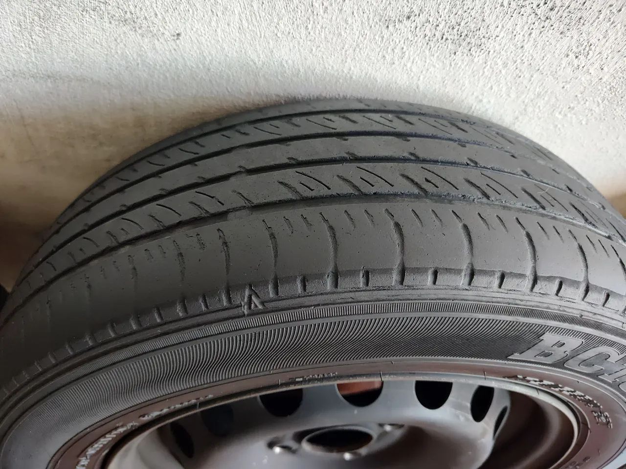 Oportunidade unica, jogo de pneus completo! - Foto 5