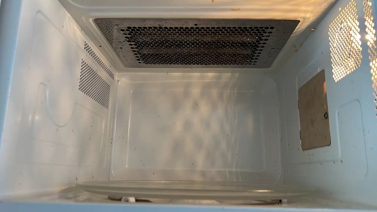 Microondas Electrolux 28 litros Funcionando - Foto 2