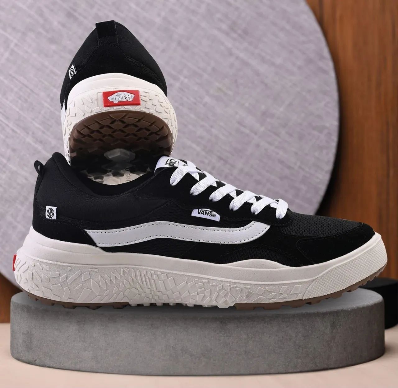Tênis Vans Modelo VR3 Neo - Preto ou  Marron Bronzeado