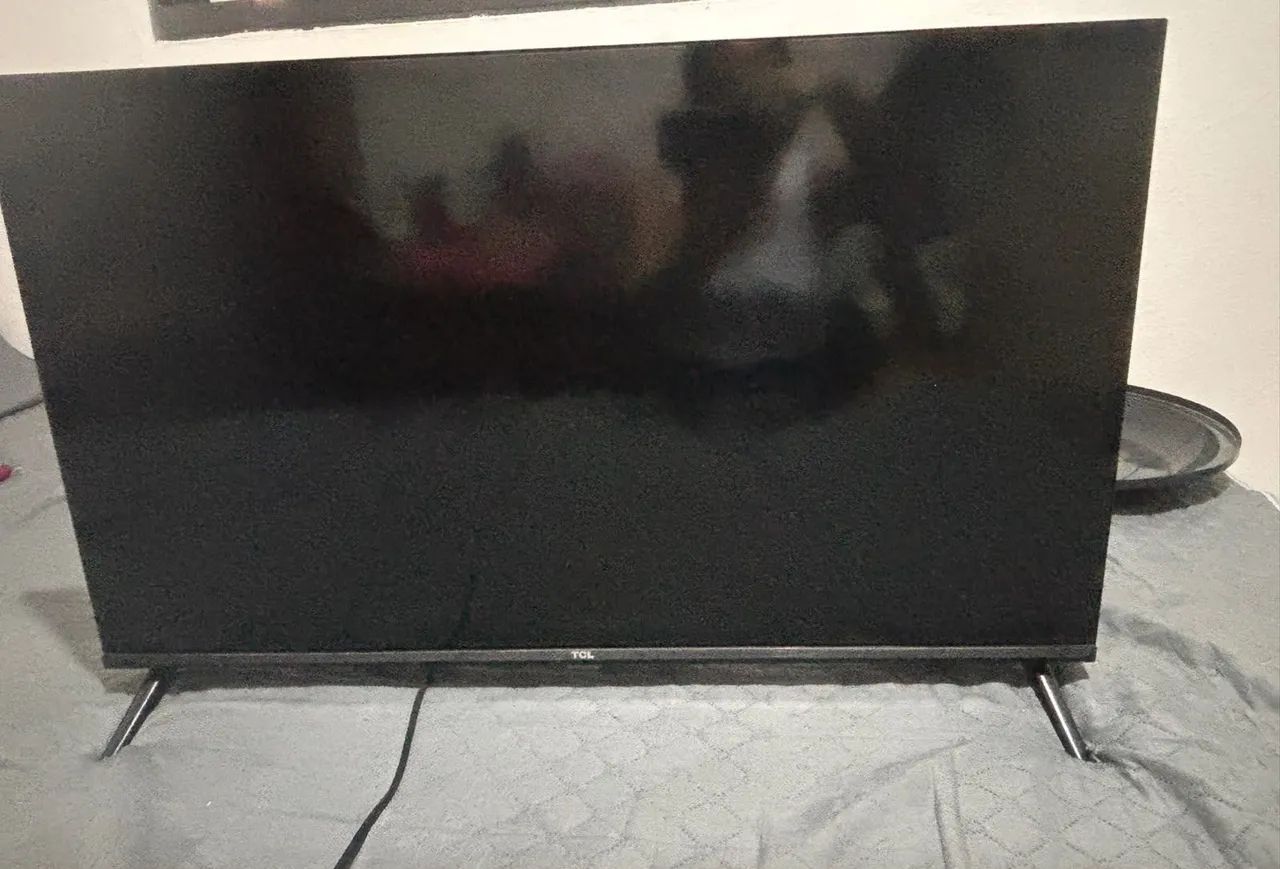 Tv Smart TCL 32" EM ESTADO DE NOVA, COM NOTA E  CAIXA  - Foto 2