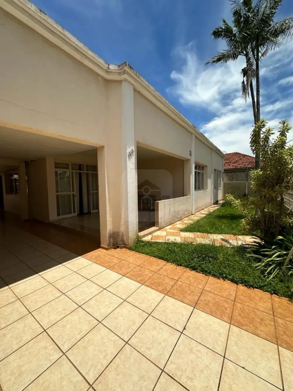 Casa Comercial Disponível para Venda ou Locação no Centro - Foto 2