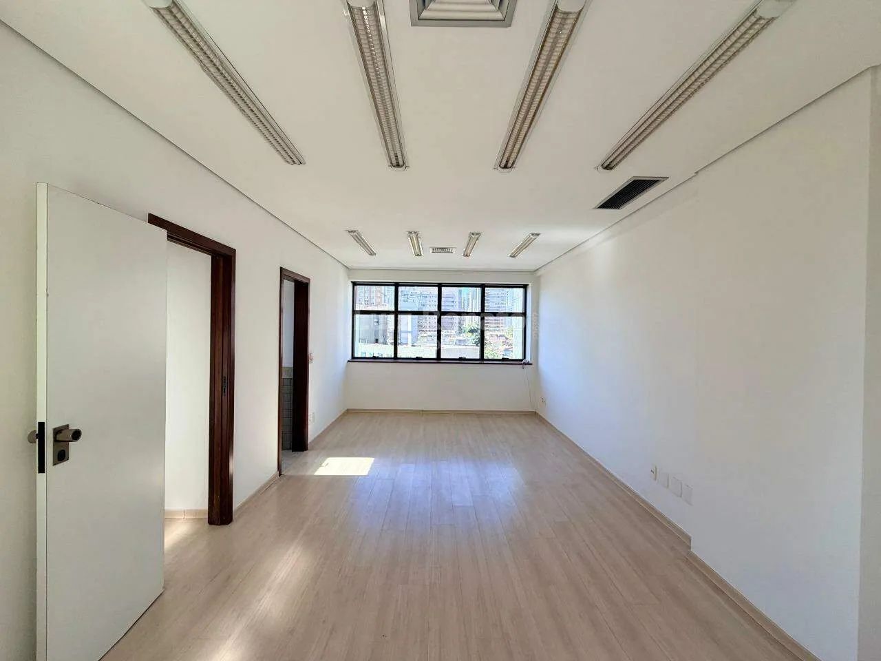Sala Comercial à venda no bairro Savassi - Foto 2