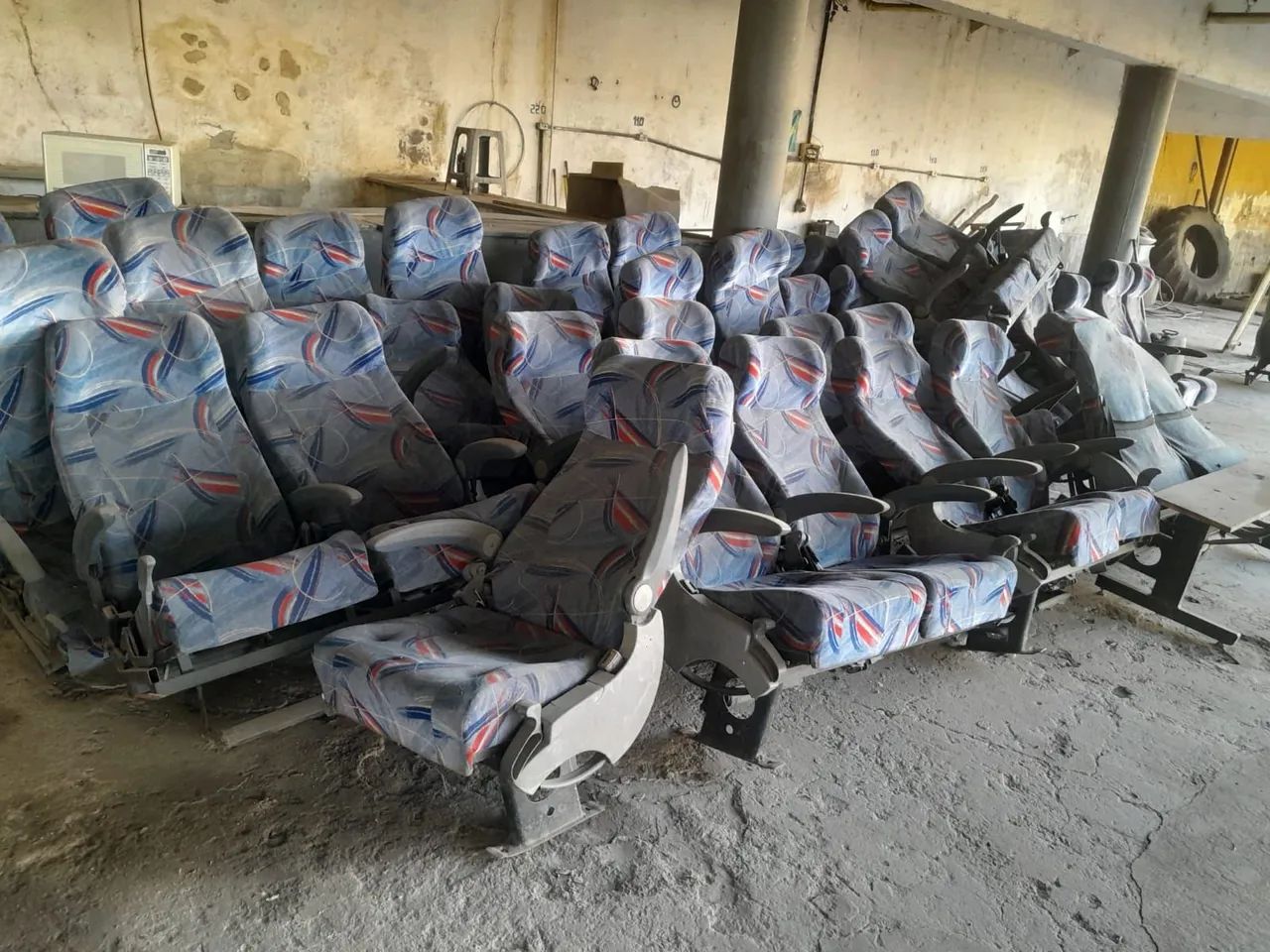 JOGO (47)DE BANCOS PARA ÔNIBUS - Foto 3