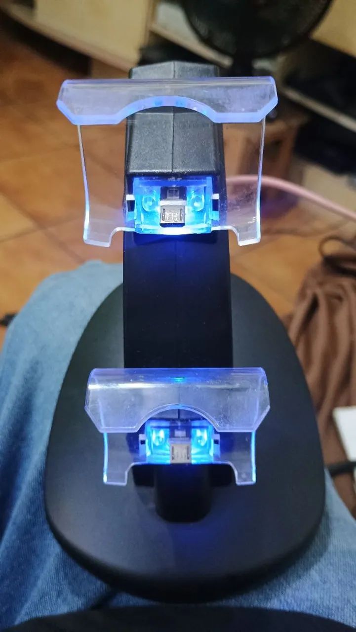 BASE CARREGADORA CONTROLE PS4 FUNCIONANDO PERFEITAMENTE  - Foto 5
