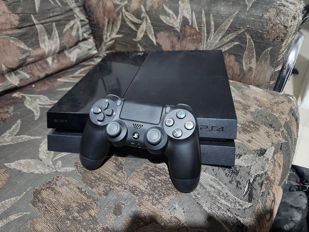 PS4 + controle