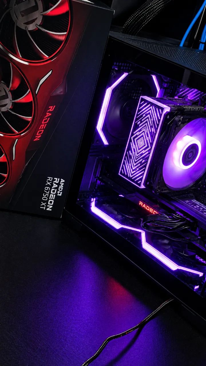 Troco RX 6750XT, com caixa e manual(5 meses de uso)