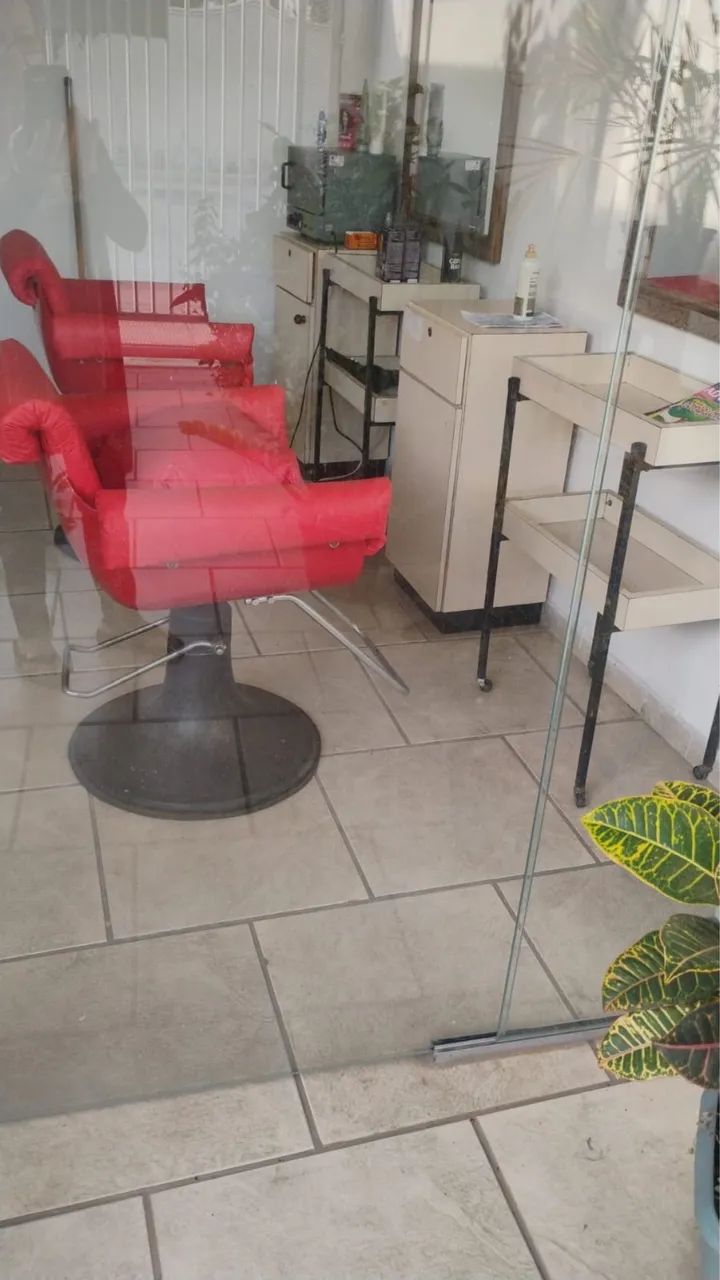 Kit Cadeiras e móveis para salão/barbearia - Foto 2