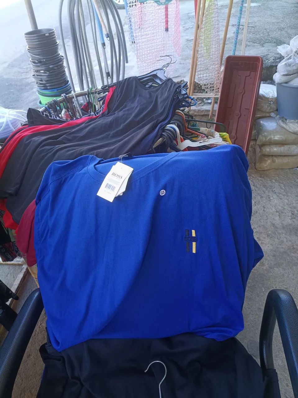Blusas variadas na cor tamanho marca e material  - Foto 4