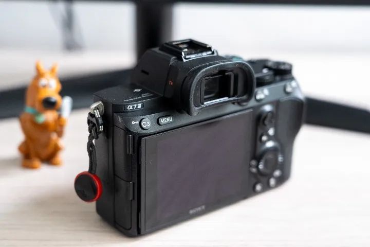 Camera Sony A7III - Foto 2