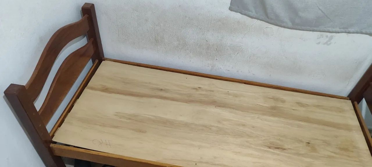Vende-se cama de solteiro de angelim - Foto 2