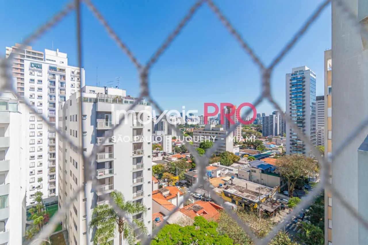 Apartamento amplo, claro e completo, com excelente localização - Foto 3
