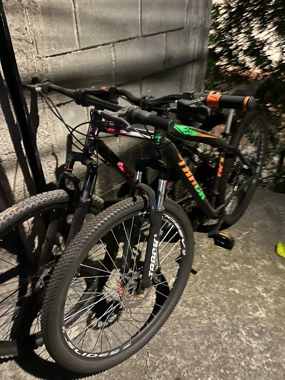 Duas bicicletas aro 29