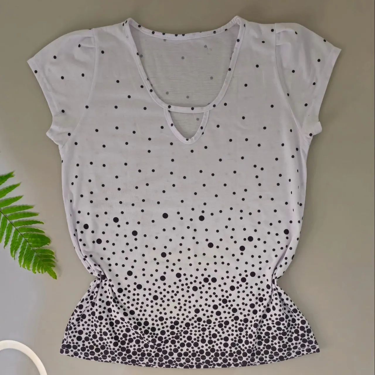 Kit 5 blusas estampadas tamanho  M  - Foto 3