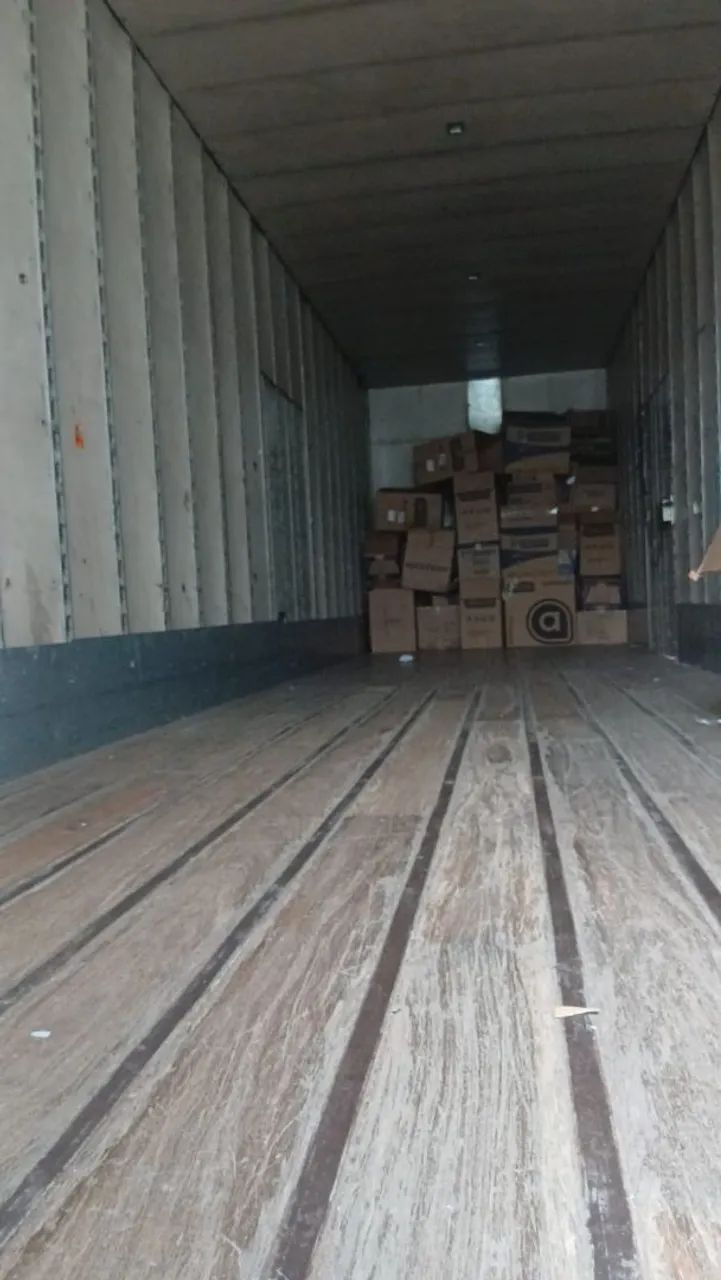 Ford Cargo 2428 - Baú 10 metros  - Foto 6