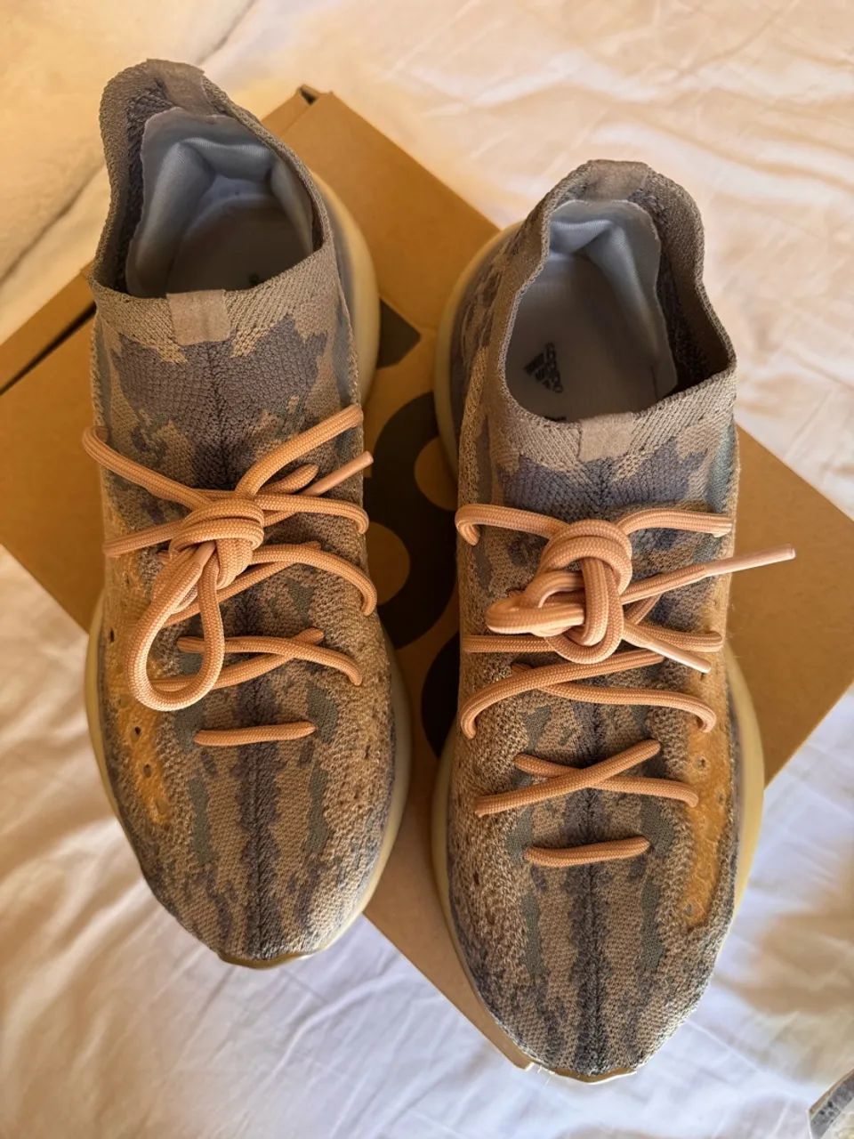 Yeezy Boost 380 - Foto 3