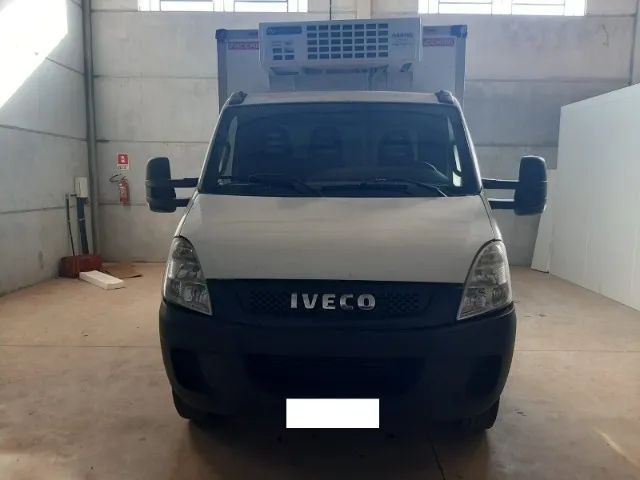 Iveco 70c16 Baú Refrigerado 2012