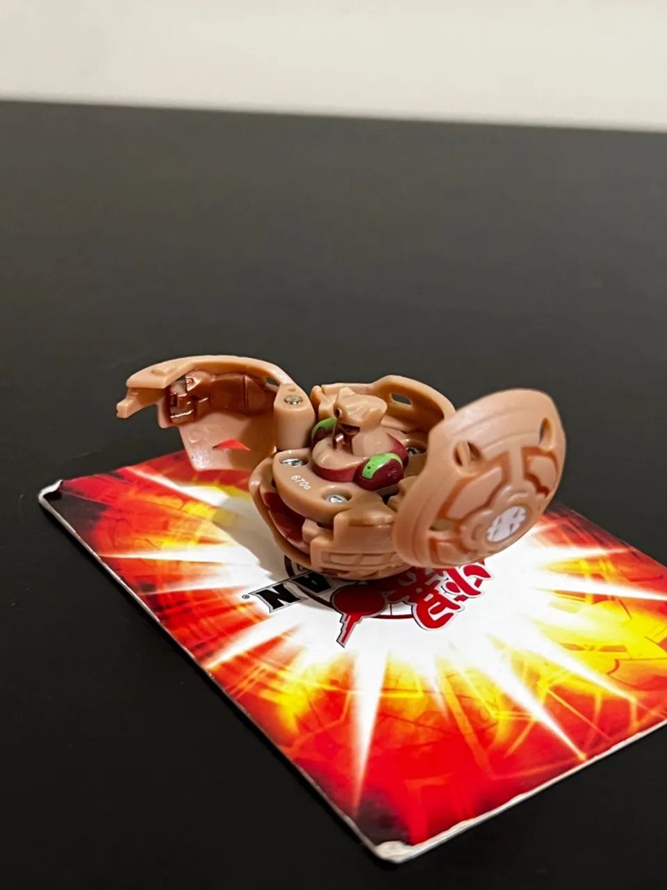 Bakugan Subterra Gorem - Foto 2