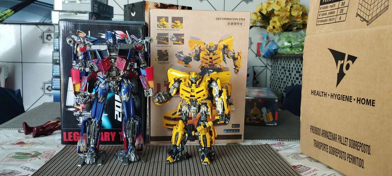 Action figures Optimus prime e Bumblebee Legendary toys  - Foto 2