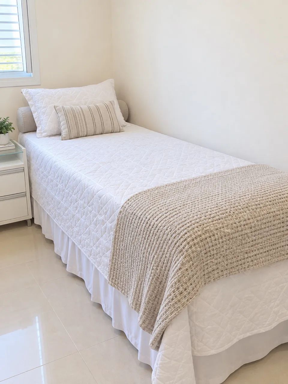 Cama box de solteiro + colchão 