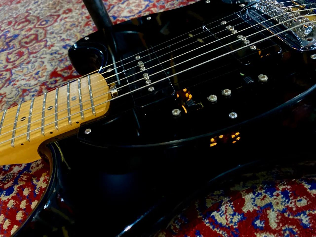 Guitarra Studebaker Mustag usada  - Foto 2