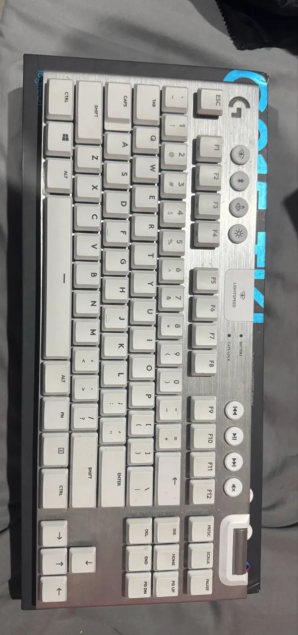 Teclado Logitech g915 tkl 451035691379609602