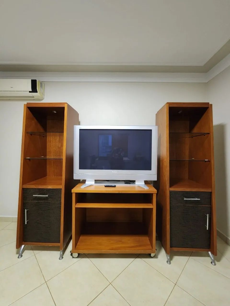 Rack de tv completo com duas torres para sala