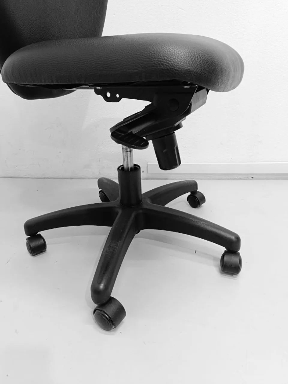 Cadeira de escritório - Foto 4