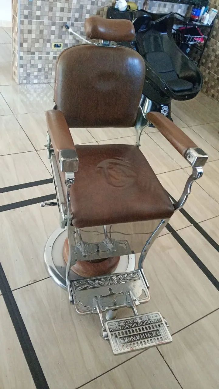 Cadeira barbearia ferrante antiga - Foto 3