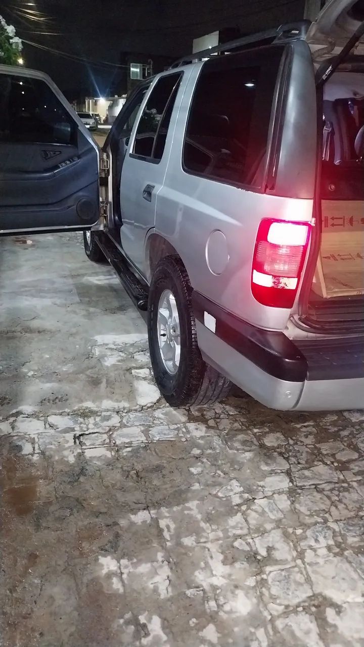 Chevrolet S10 Blazer 2.4 MPFI 8V 128cv 4P 2001