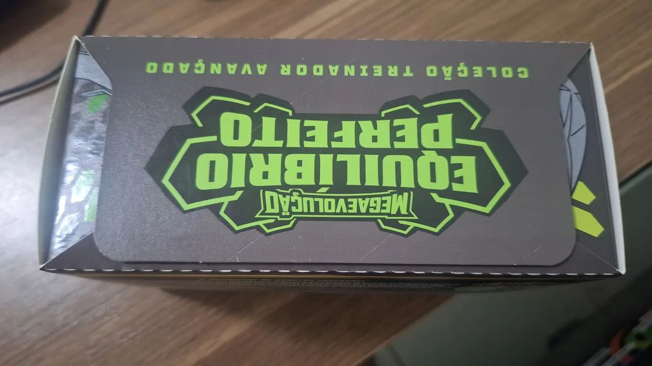 Pokemon ETB Equilíbrio Perfeito 