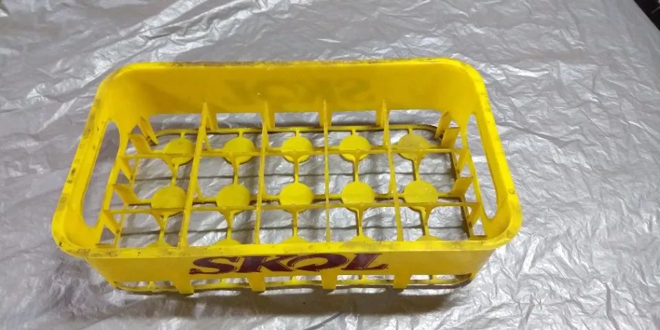 Engradado Plástico De Cerveja Skol 300 Ml (Usado) - Foto 2