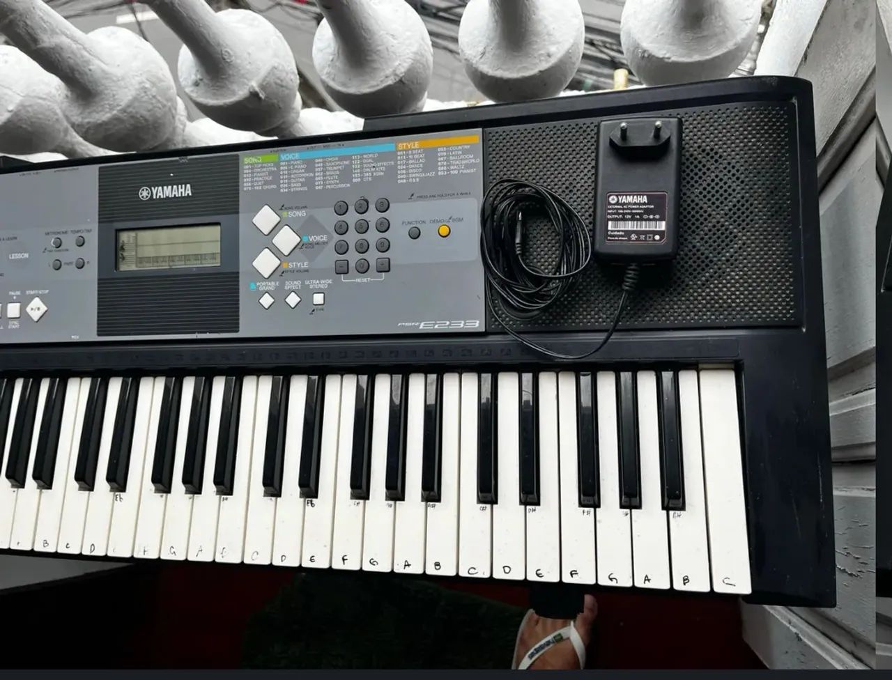 Teclado Yamaha PSR-E233 - Funcionando perfeitamente - Foto 3