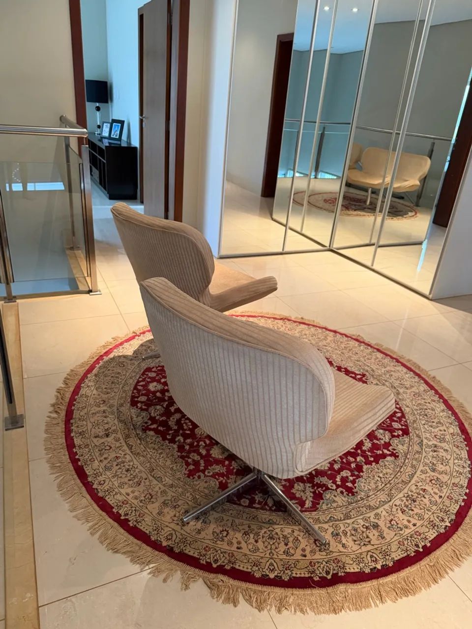 2 Cadeiras encapadas de sala de estar  - Foto 4