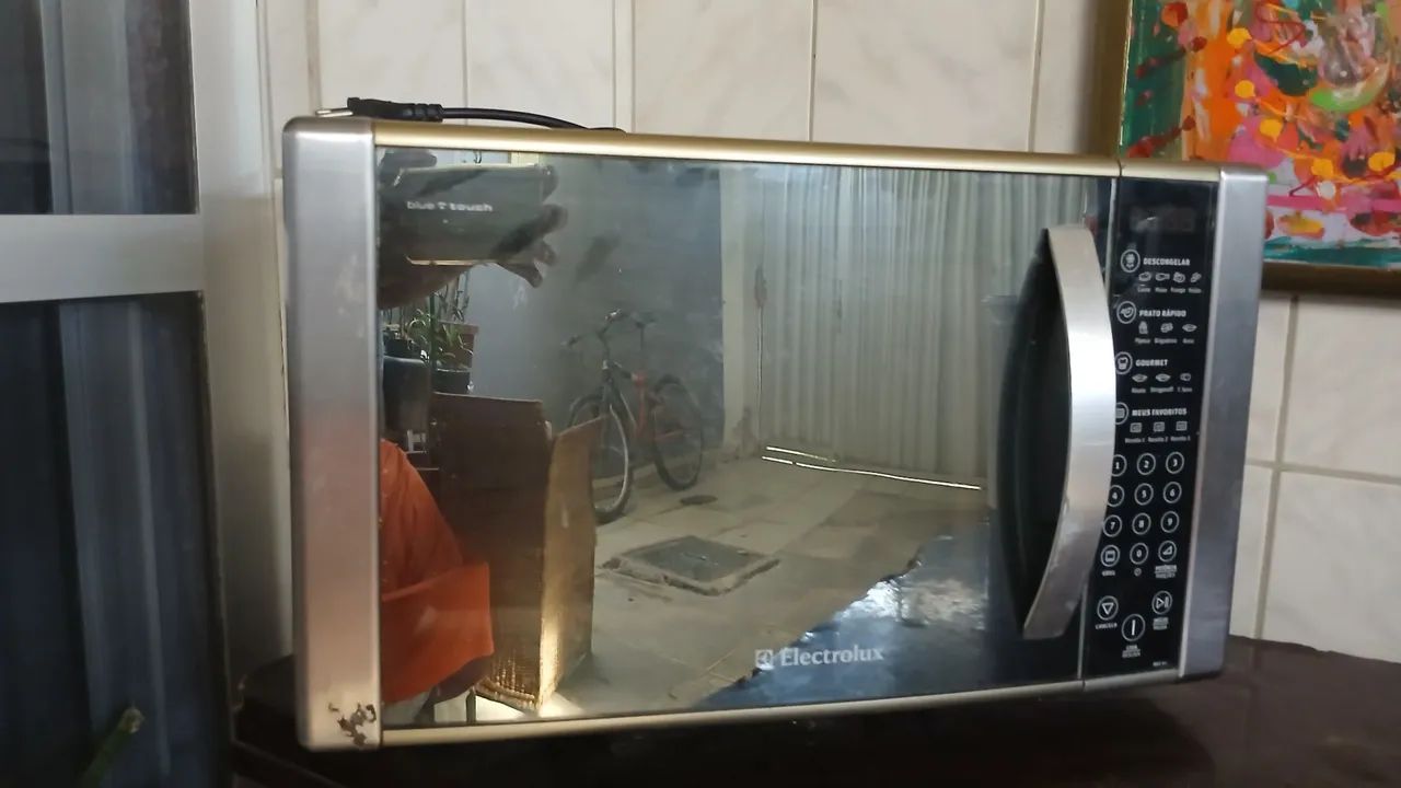 Vende-se micro-ondas leia o anúncio 