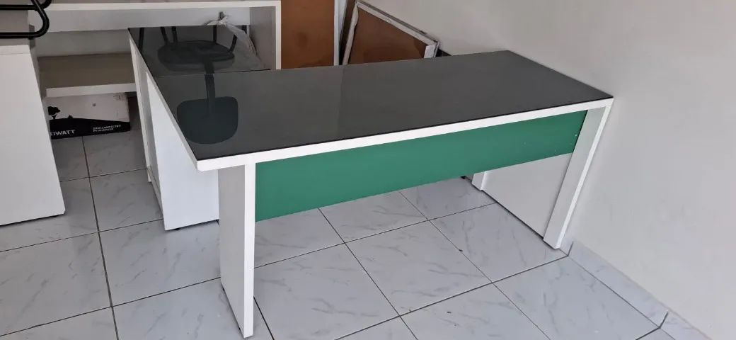 Mesa de escritorio em MDF