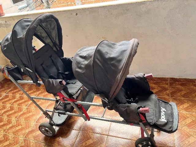 carrinho de bebês gêmeos joovy caboose  - Foto 5