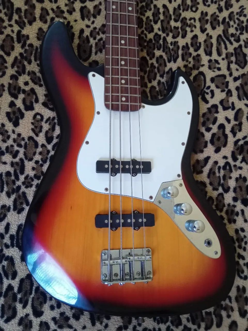 Baixo Giannini GBX-1ano 2012