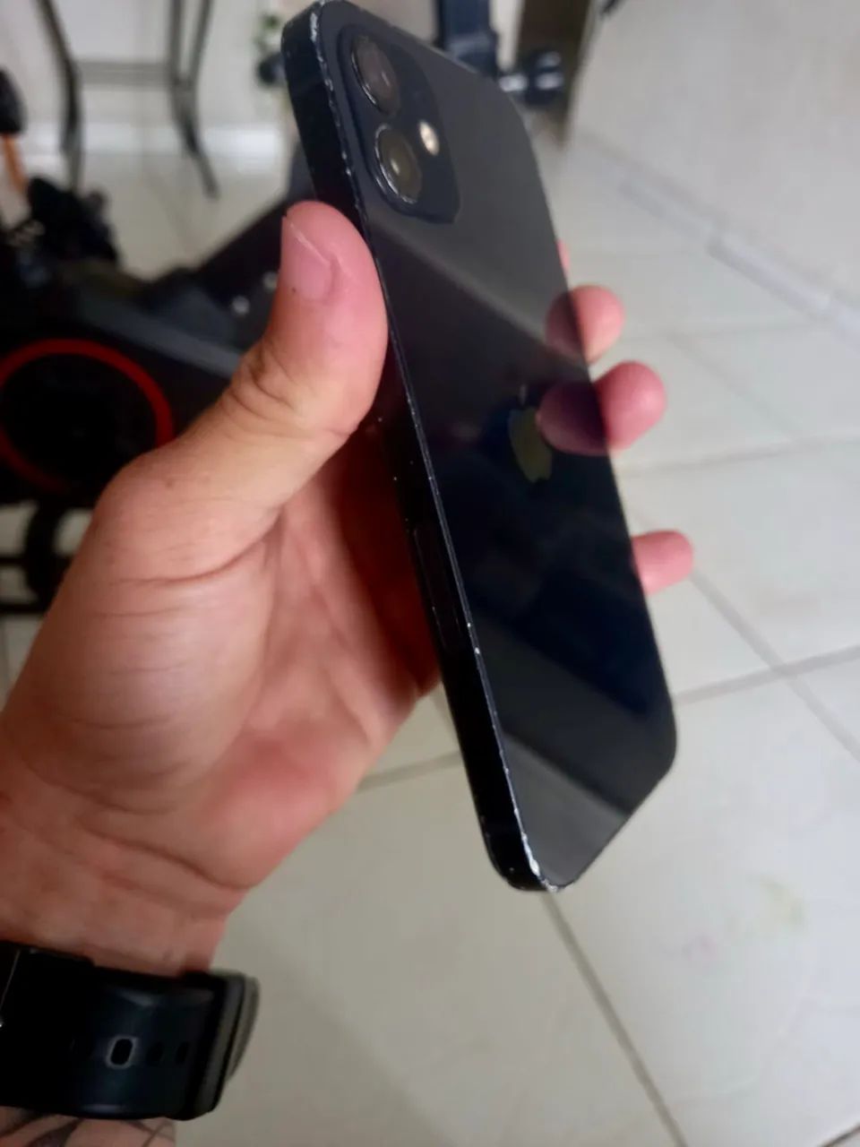 Vendo ou troco IPhone 12 64GB na caixa  - Foto 3