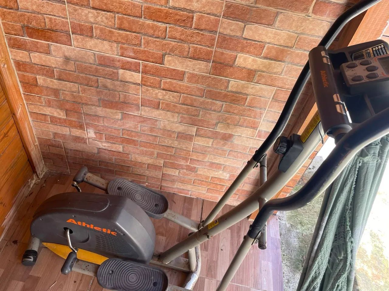 Elíptico Athletic - ótimo para treinar em casa - Foto 2