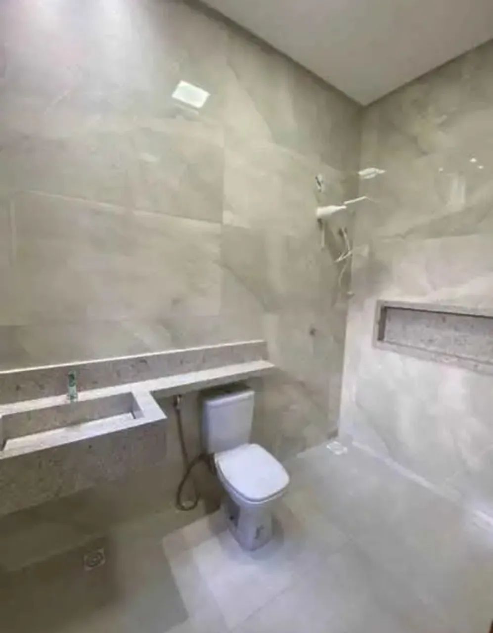 Casa com 2 Quartos, Confortável e Bem Localizada - Foto 3