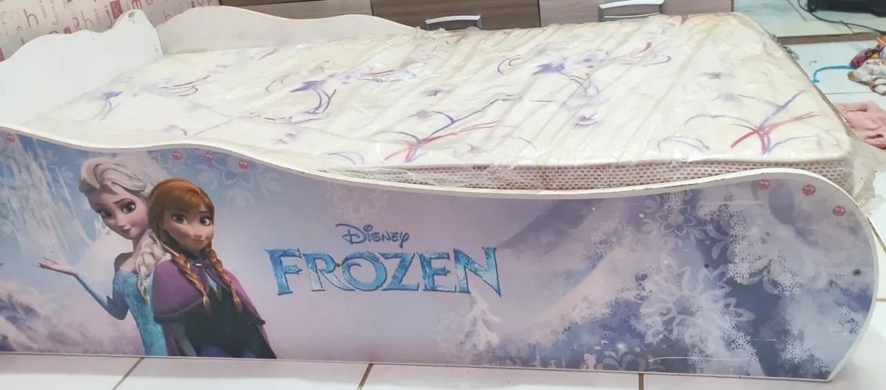 Vendo Cama solteiro Tema Frozen  - Foto 2