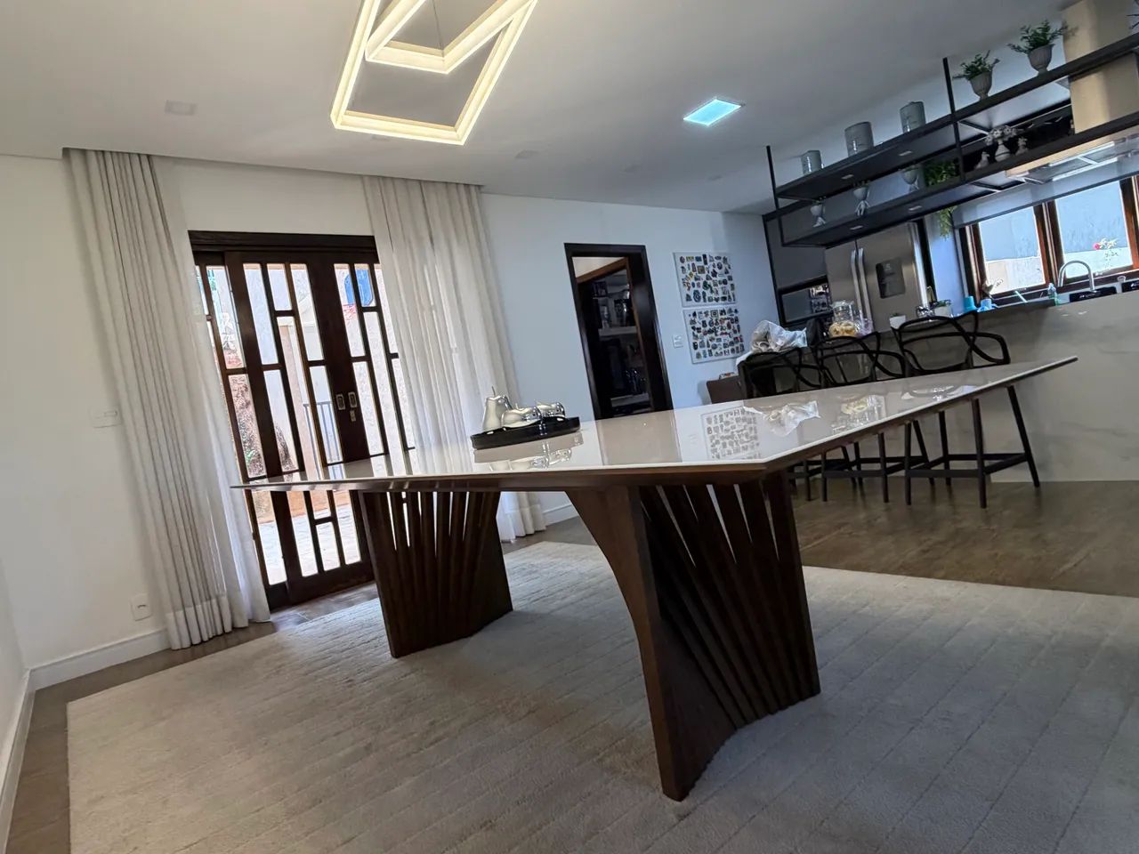 Mesa de jantar 2,60m por 1,20 com 10 cadeiras - Foto 3