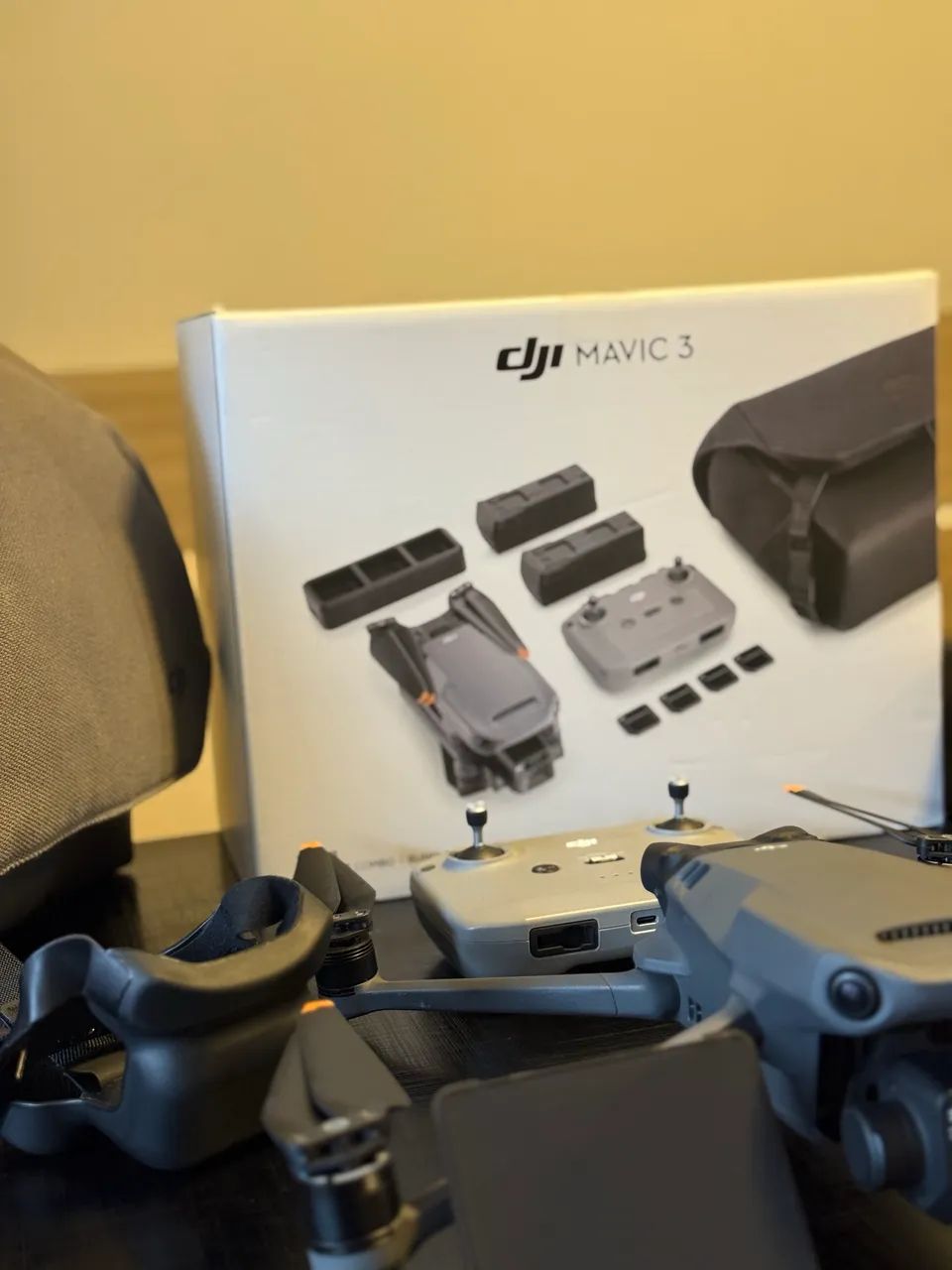 DJI Mavic 3 - Combo FlyMore - Foto 5