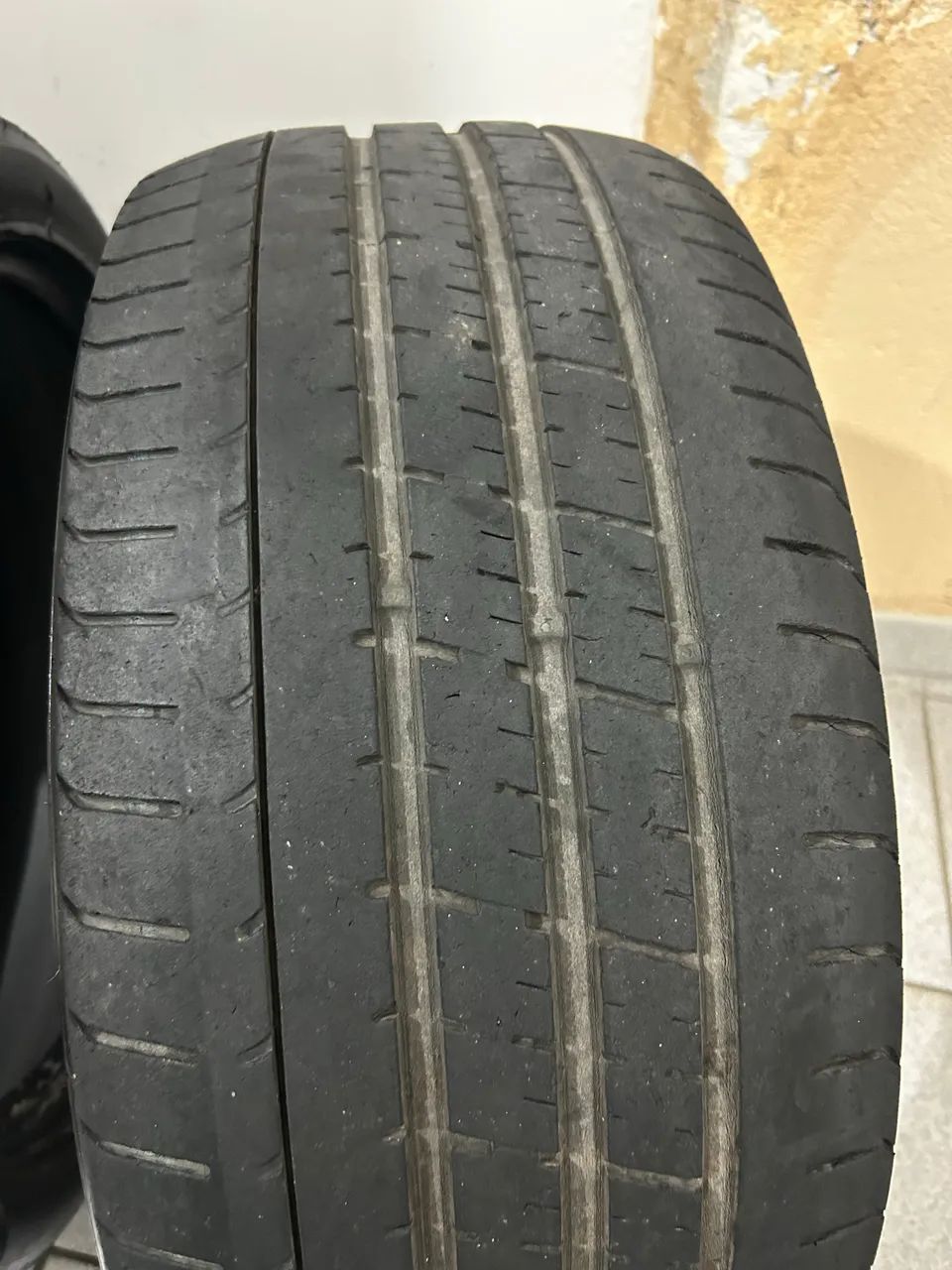 Jogo 4 pneus runflat aro 18 pirelli 275/35 245/40 carro - Foto 3